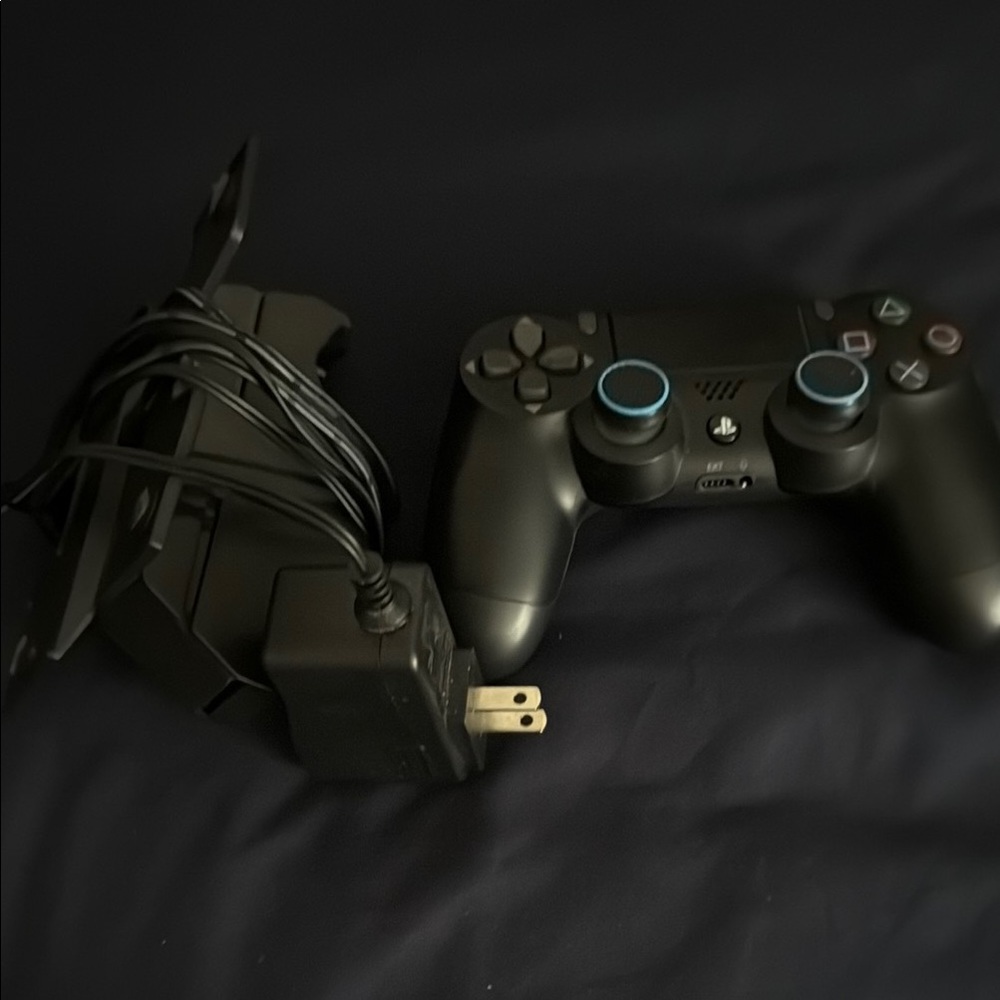 PS4 controller and charging dock